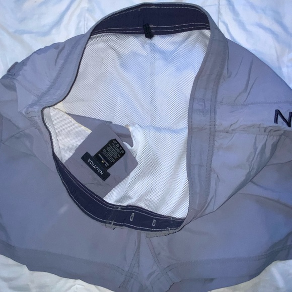 Nautical men's gray swim trunks, perfect condition, no drawstring, size M, - Picture 3 of 3